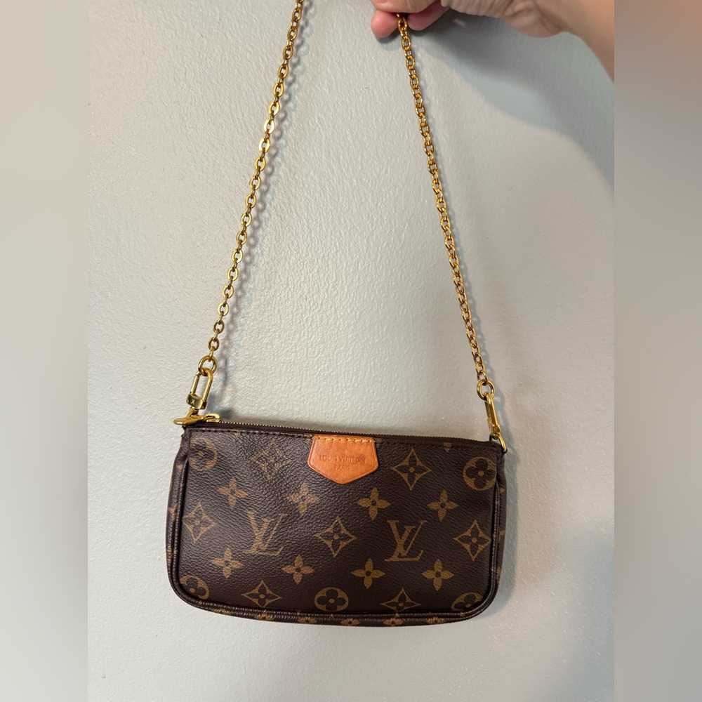 Louis Vuitton small pochette from MPA - Picture 3 of 16